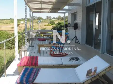 Casa 5 ambientes con 3 baños