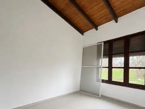 Casa 5 ambientes con 1 baño