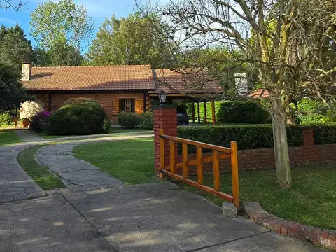 Cabaña en venta en zona central del Club de Campo El Moro