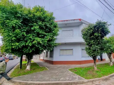 CASA 3 AMBIENTES CON TERRAZA