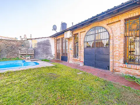 Casa en Venta con 1 cochera