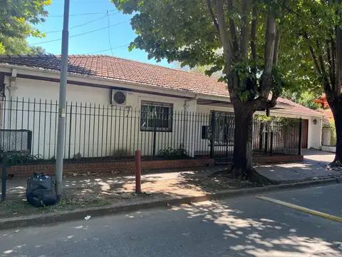 Adrogue venta casa gran terreno extraordinaria ubicación