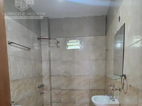 Depto Tipo Casa en Alquiler en Villa Lynch, $ 651.000