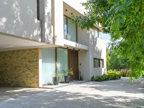 Casa en Venta en Funes, USD 1.230.000