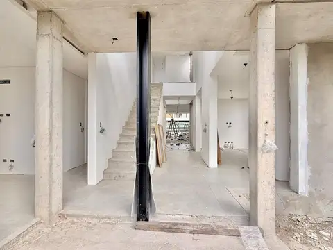 Casa 5 ambientes con 3 baños