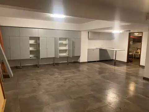 Casa 7 ambientes con 2 baños