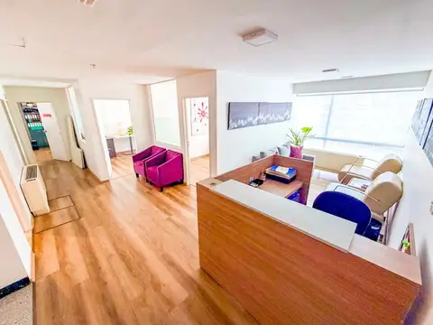 Oficina en Alquiler con 3 cocheras