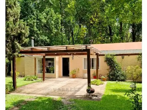 Venta casa 5 ambientes en Country Club “El Potrero”