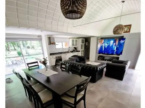 Casa 5 ambientes con 1 baño