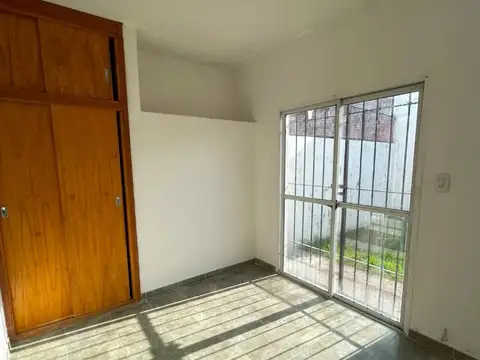 Casa en Alquiler con 1 cochera