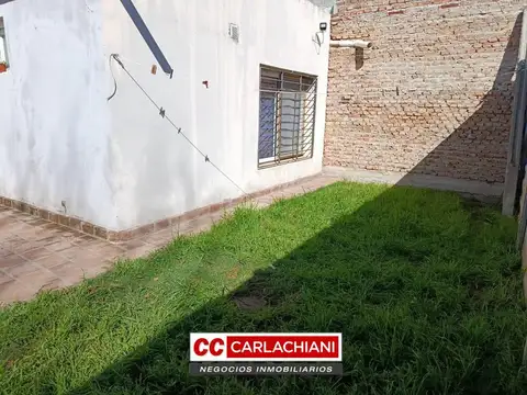 Casa 4 ambientes con 1 baño