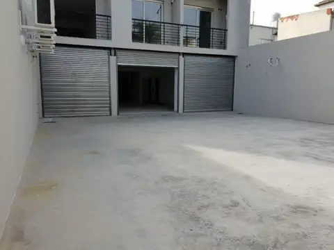 EXCELENTE LOCAL COMERCIAL SOBRE AVENIDA