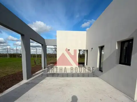 Casa en Venta en Los Alcanfores, USD 230.000