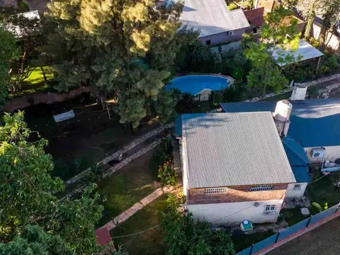 Casa 6 ambientes con 2 baños