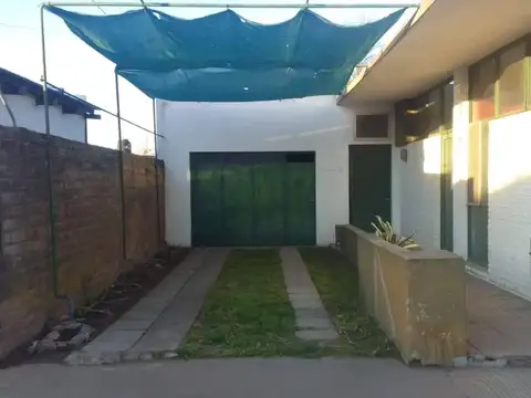 Casa en venta - 3 Dormitorios 2 Baños - Pirovano