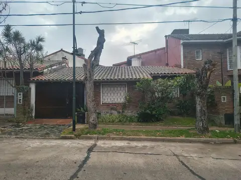 Casa a remodelar en el corazon de Punta Chica