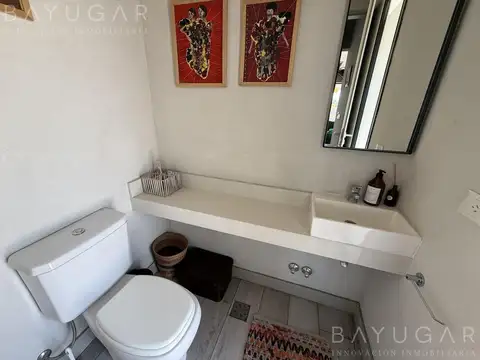 Casa 4 ambientes con 2 baños
