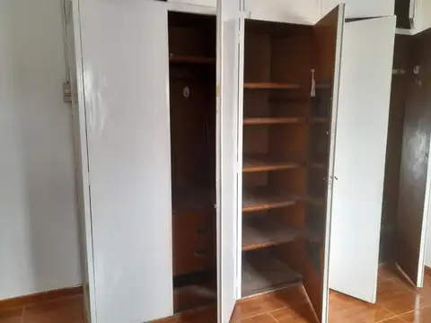 Departamento en Alquiler en Parque Chacabuco, $ 450.000