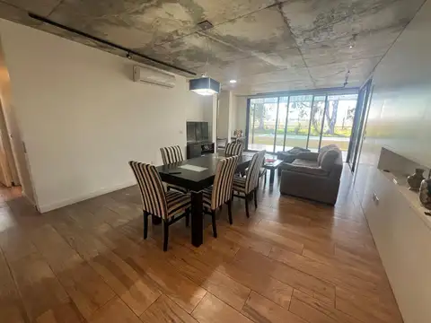 Casa en Alquiler en City Bell, USD 2.300