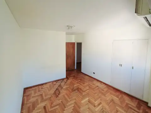 Departamento 5 ambientes con 2 baños