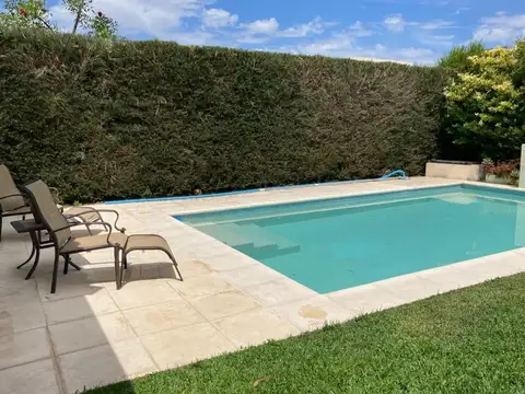 Casa 5 ambientes en Alquiler temporario La Comarca