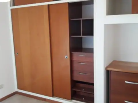 Depto Tipo Casa en Alquiler en Coghlan, $ 1.000.000