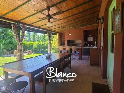 Casa 5 ambientes con 3 baños