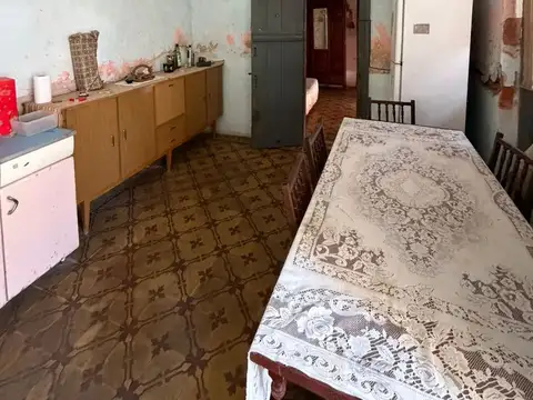 Casa 2 ambientes con 1 baño