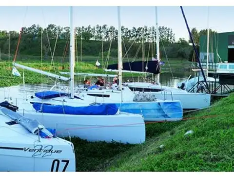 Azahares del Paraná , Piso No definido