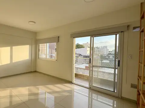 Departamento en Alquiler en Caseros, $ 580.000