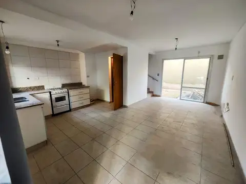 Depto Tipo Casa en Venta en Maipu, USD 68.000