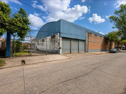 DEPÓSITO + LOCAL COMERCIAL EN ALQUILER | AV. HERNANDARIAS Y CARLOS GARDEL
