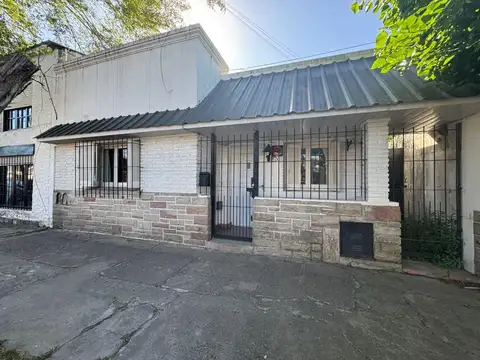 PH  tipo casa 3 ambientes con patio y lavadero en Terminal Nueva