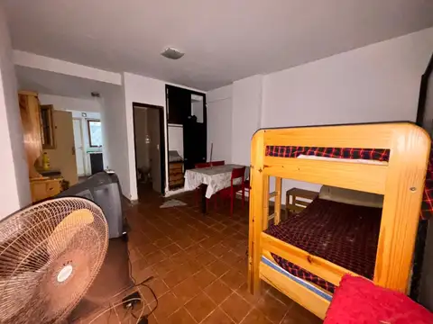 CHIOZZA 3300, Piso 1