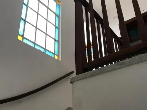 Oficina 5 ambientes con 2 baños