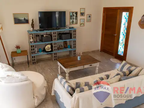 Casa en Alquiler con 1 cochera