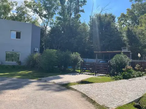 CASA EN VENTA 4 AMB C/ PILETA- LA CAÑADA LOS ARCES
