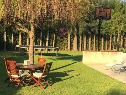 Casa 4 ambientes con 3 baños