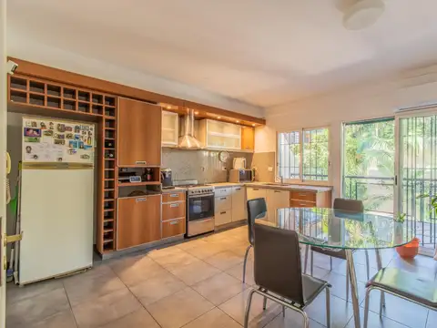 Casa 5 ambientes con 3 baños