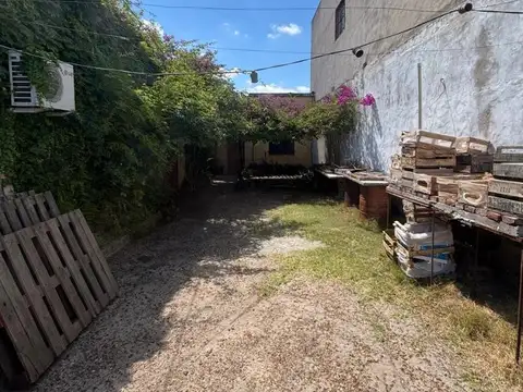 Casa en Venta con 3 cocheras