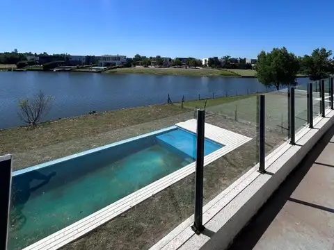 Casa 6 ambientes con 3 baños