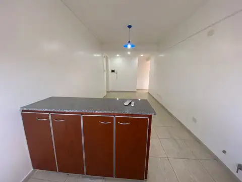 Presidente Peron 3600, Piso 1