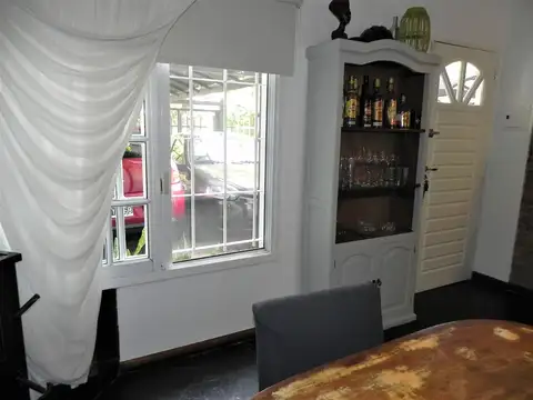 Casa 5 ambientes con 1 baño