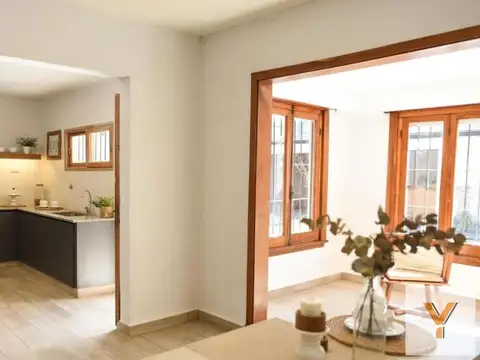 Casa en Venta con 2 cocheras