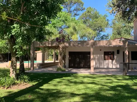 VENTA  CASA EN ROLDAN DOS DORMITORIOS PARQUE