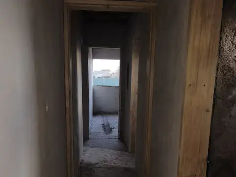 Casa 7 ambientes con 2 baños