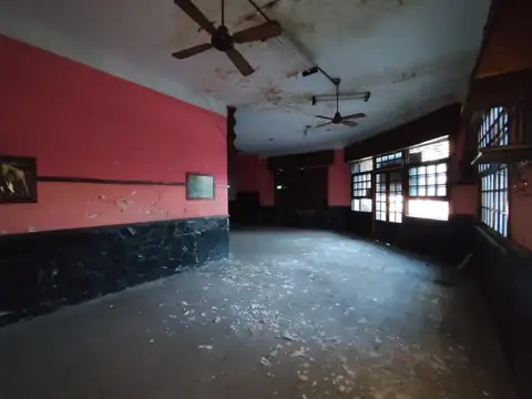 Local en Venta en Parque Avellaneda, USD 210.000