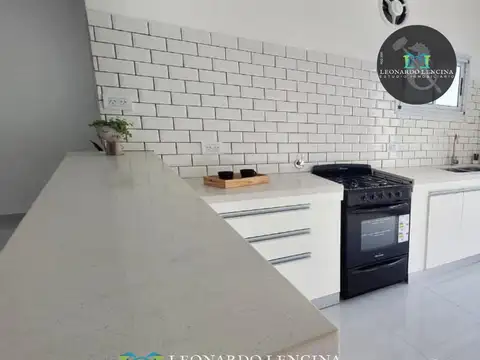 Casa 3 ambientes con 2 baños