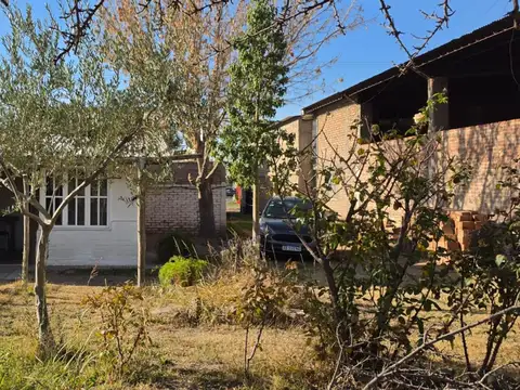 Casa en Alquiler con 1 cochera