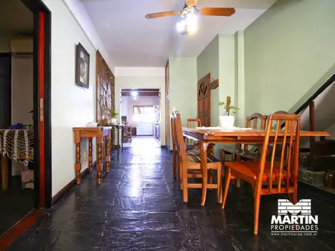 Locales, casa y deptos en venta: 4 viviendas   2 locales en block en S.Isidro Alto